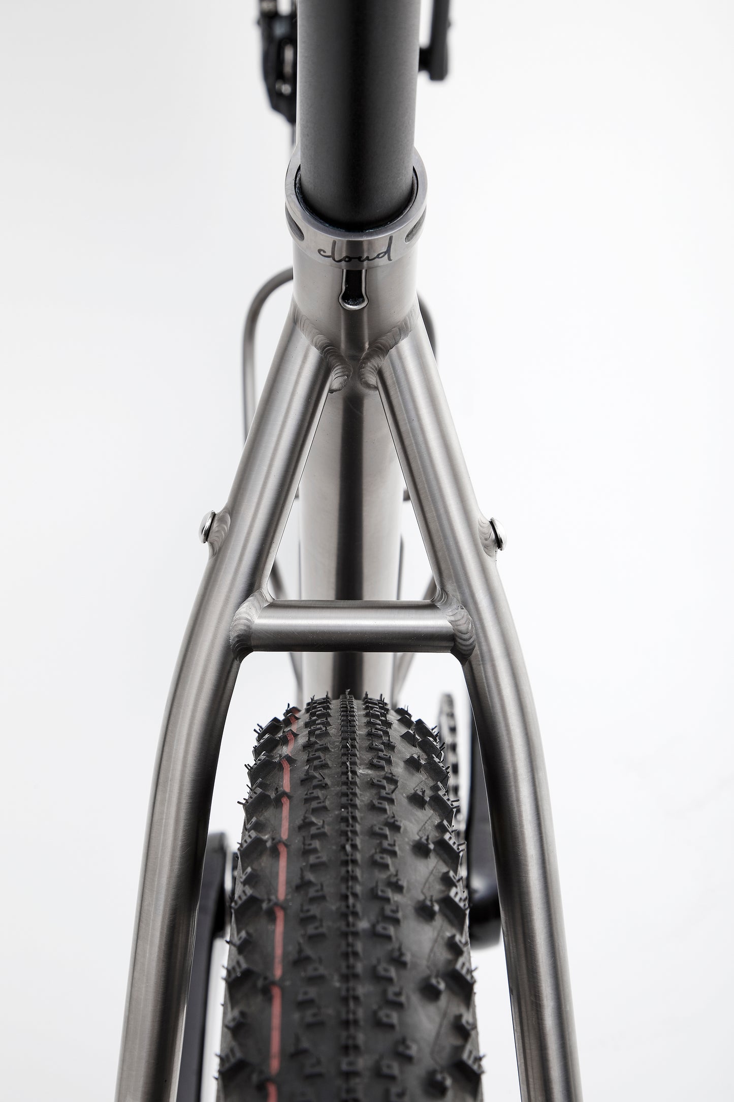 CLOUD Adventure Titanium Bike - ZIPP 303 XPLR S SRAM GX Eagle Mullet AXS