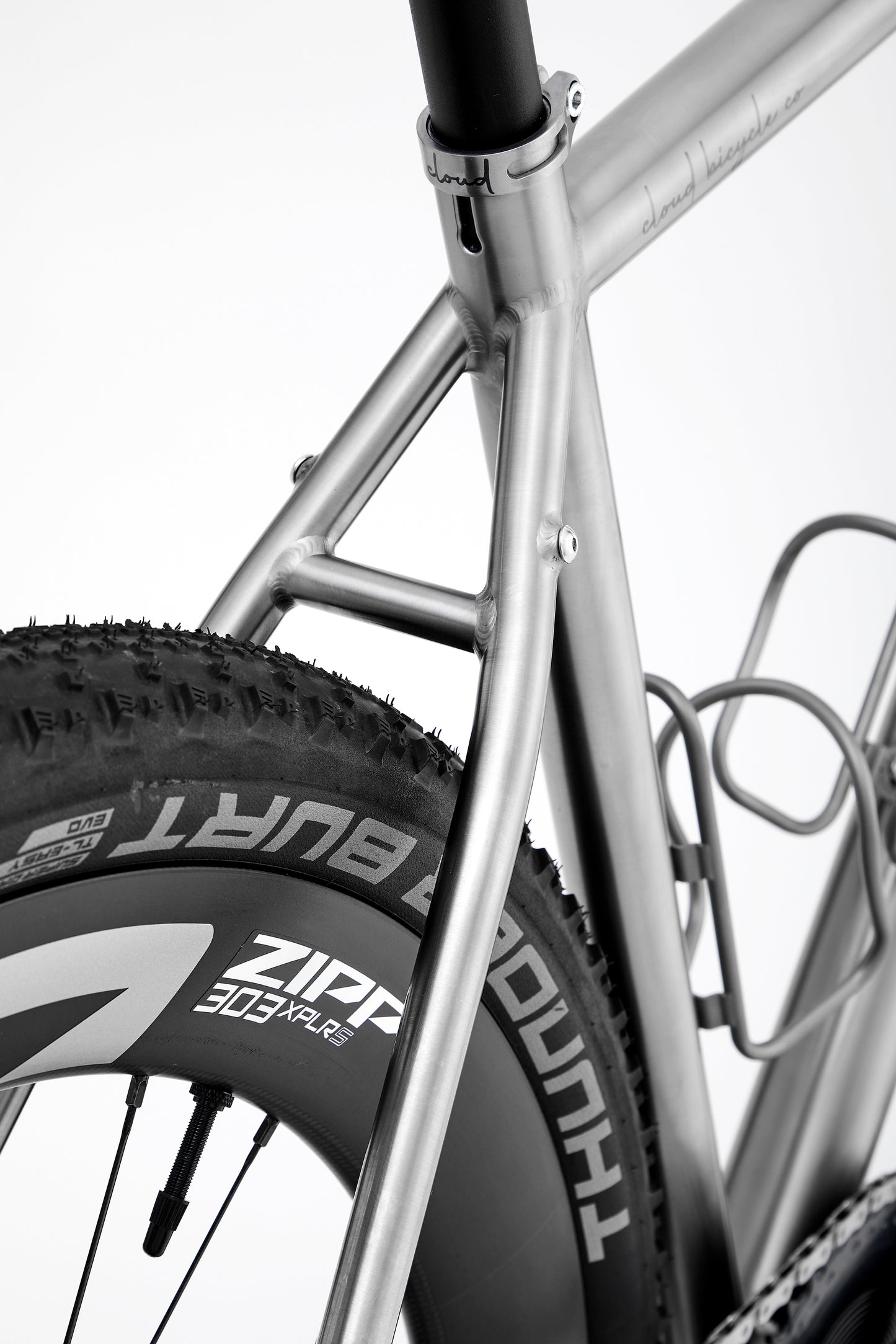 CLOUD Adventure Titanium Bike - ZIPP 303 XPLR S SRAM GX Eagle Mullet AXS