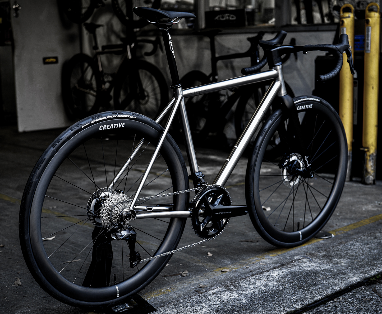 CLOUD All‑Road Titanium Bike Shimano Ultegra Di2