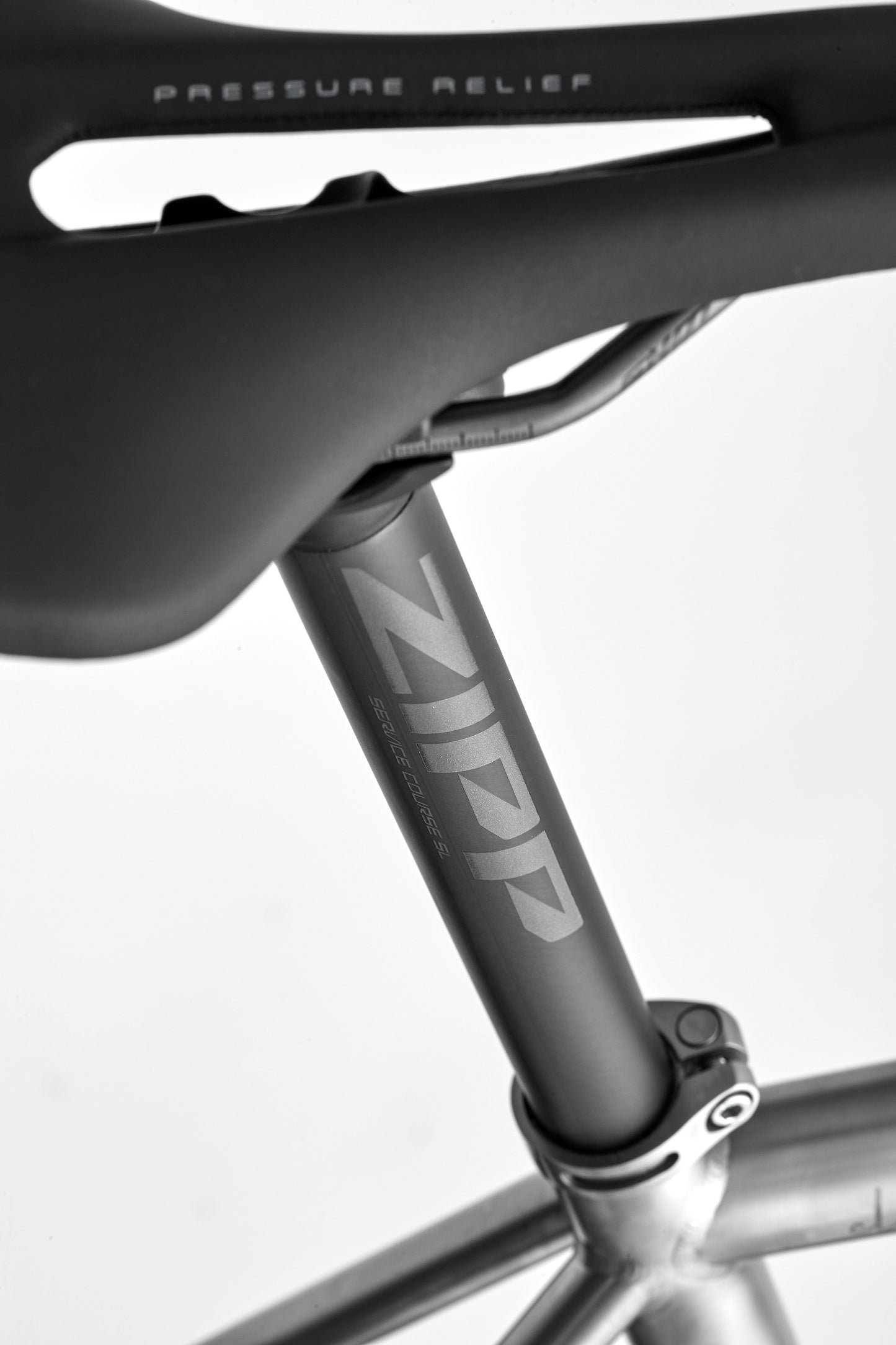 CLOUD All-Road Titanium — Zipp 303 XPLR S - SRAM Force XPLR AXS